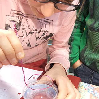 Fabrication de bulles - classe de Mmes Briere et Girod-Roux (écolé primaire Les Clefs - Haute-Savoie)